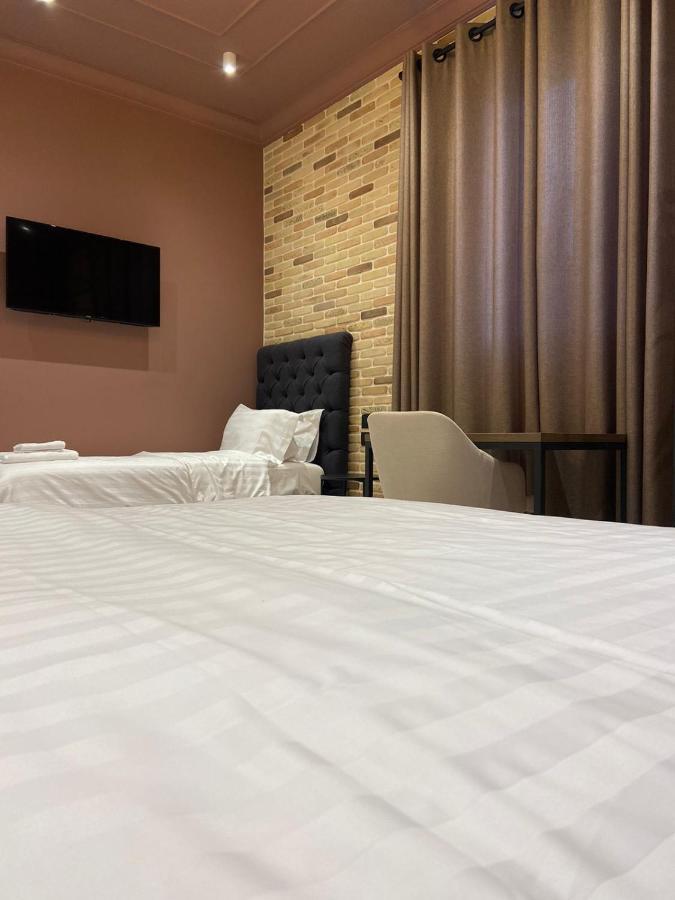 Ardenica Boutique Hotel Lushnjë Esterno foto