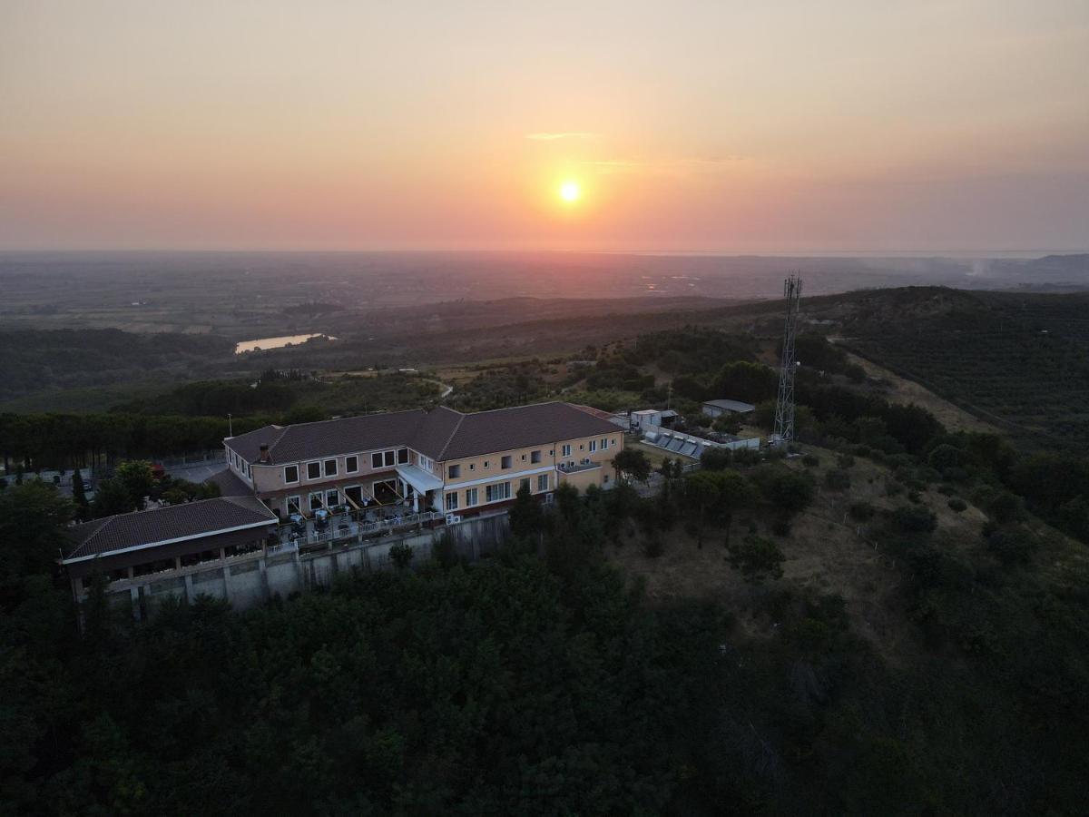 Ardenica Boutique Hotel Lushnjë Esterno foto