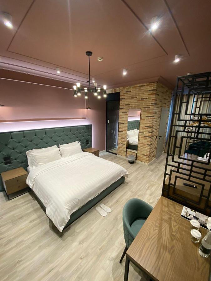 Ardenica Boutique Hotel Lushnjë Esterno foto