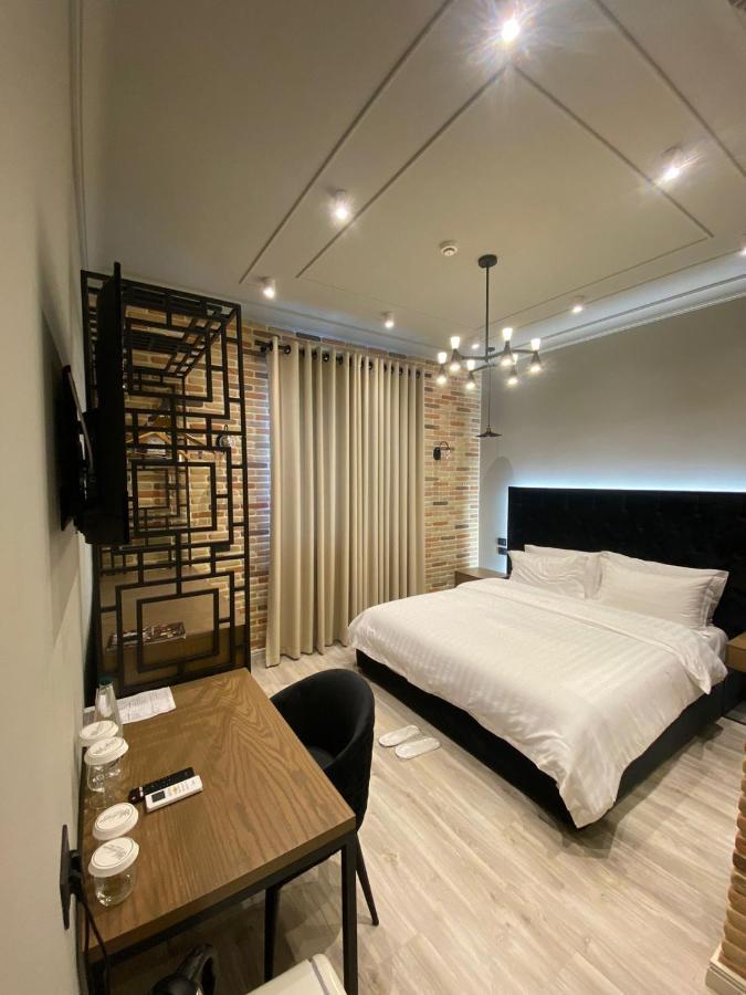 Ardenica Boutique Hotel Lushnjë Esterno foto