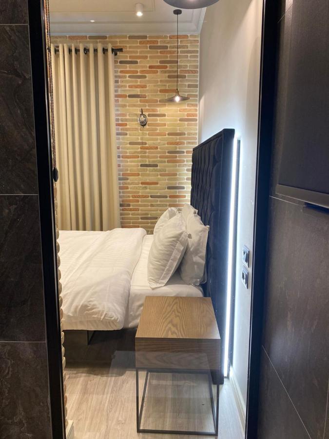 Ardenica Boutique Hotel Lushnjë Esterno foto
